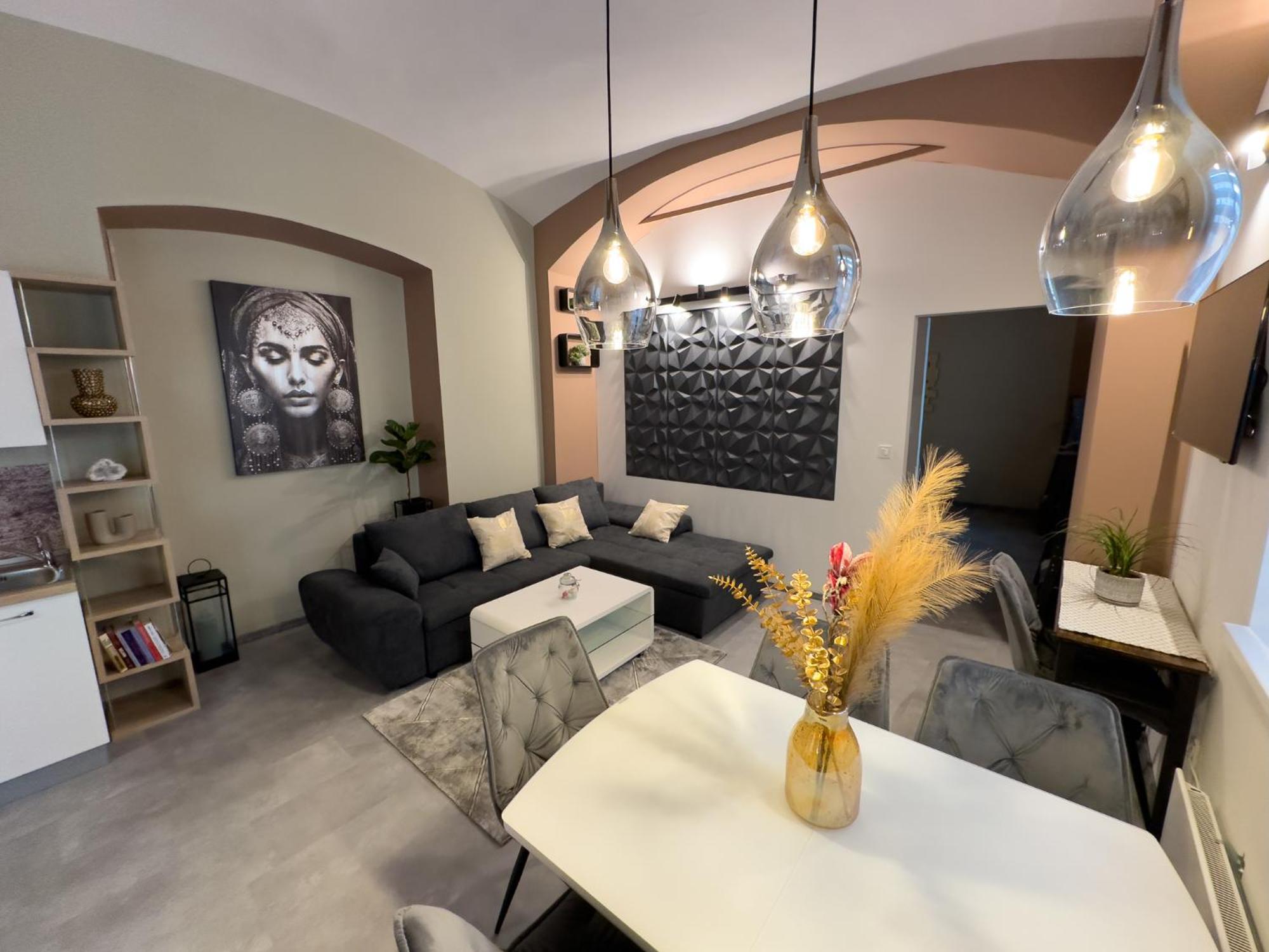 Apartments Adamas 첼레 외부 사진