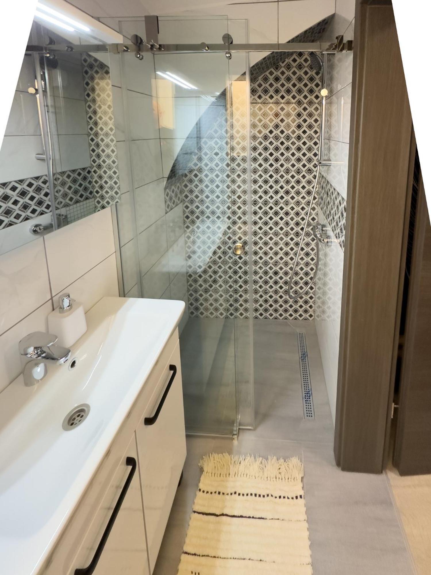 Apartments Adamas 첼레 외부 사진