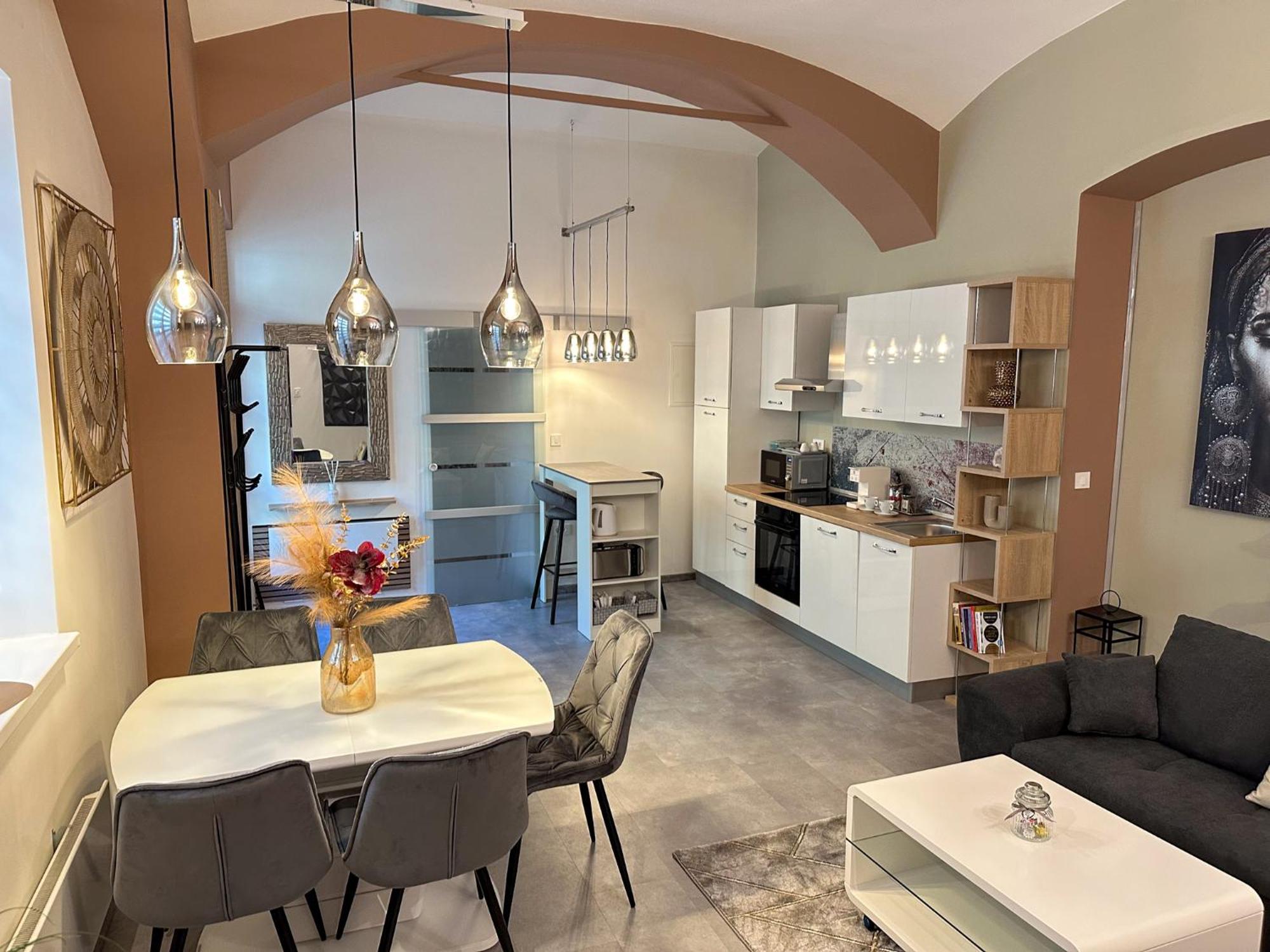 Apartments Adamas 첼레 외부 사진