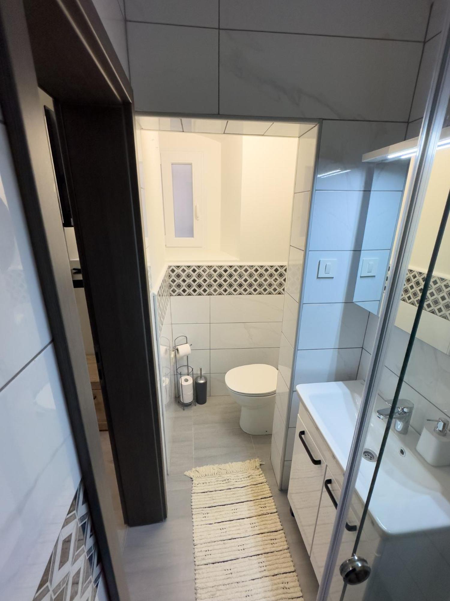 Apartments Adamas 첼레 외부 사진